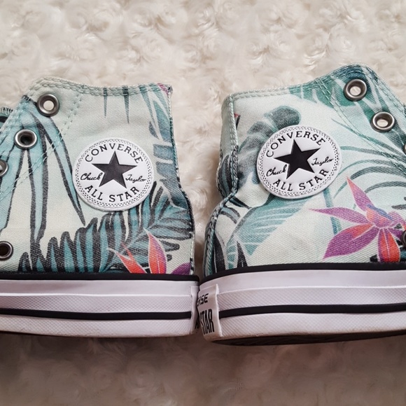 converse tropical flower